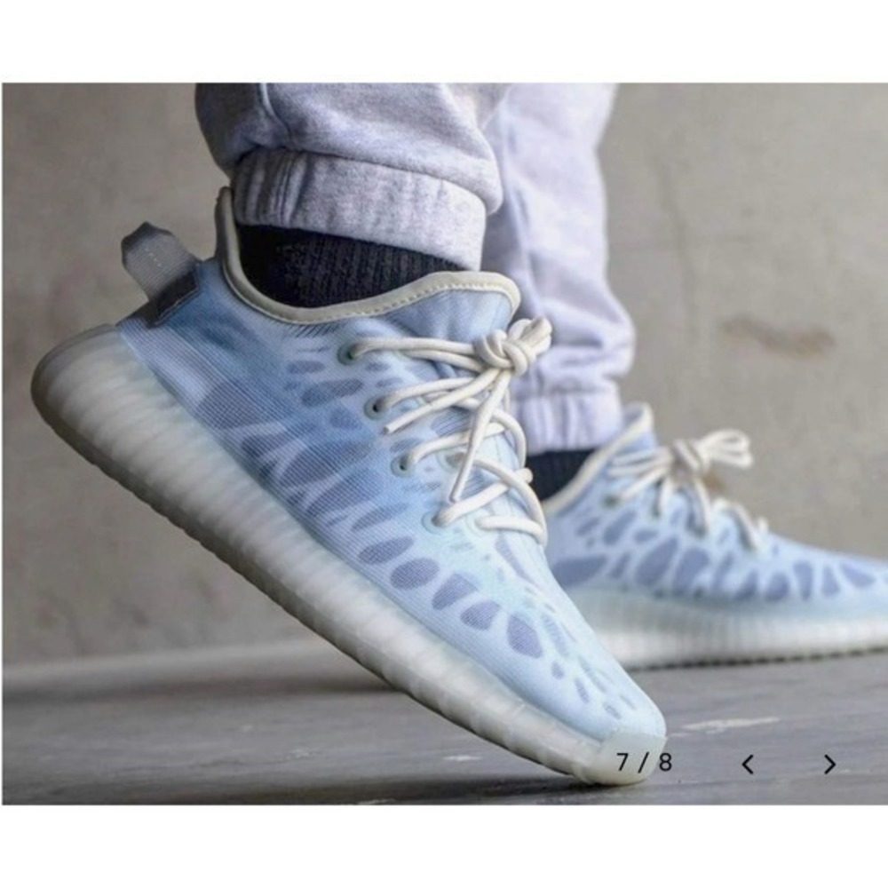 Adidas Yeezy Boost 350 V2 Light Blue Ice Cream Ice Cream FV3254 Mens Size 8